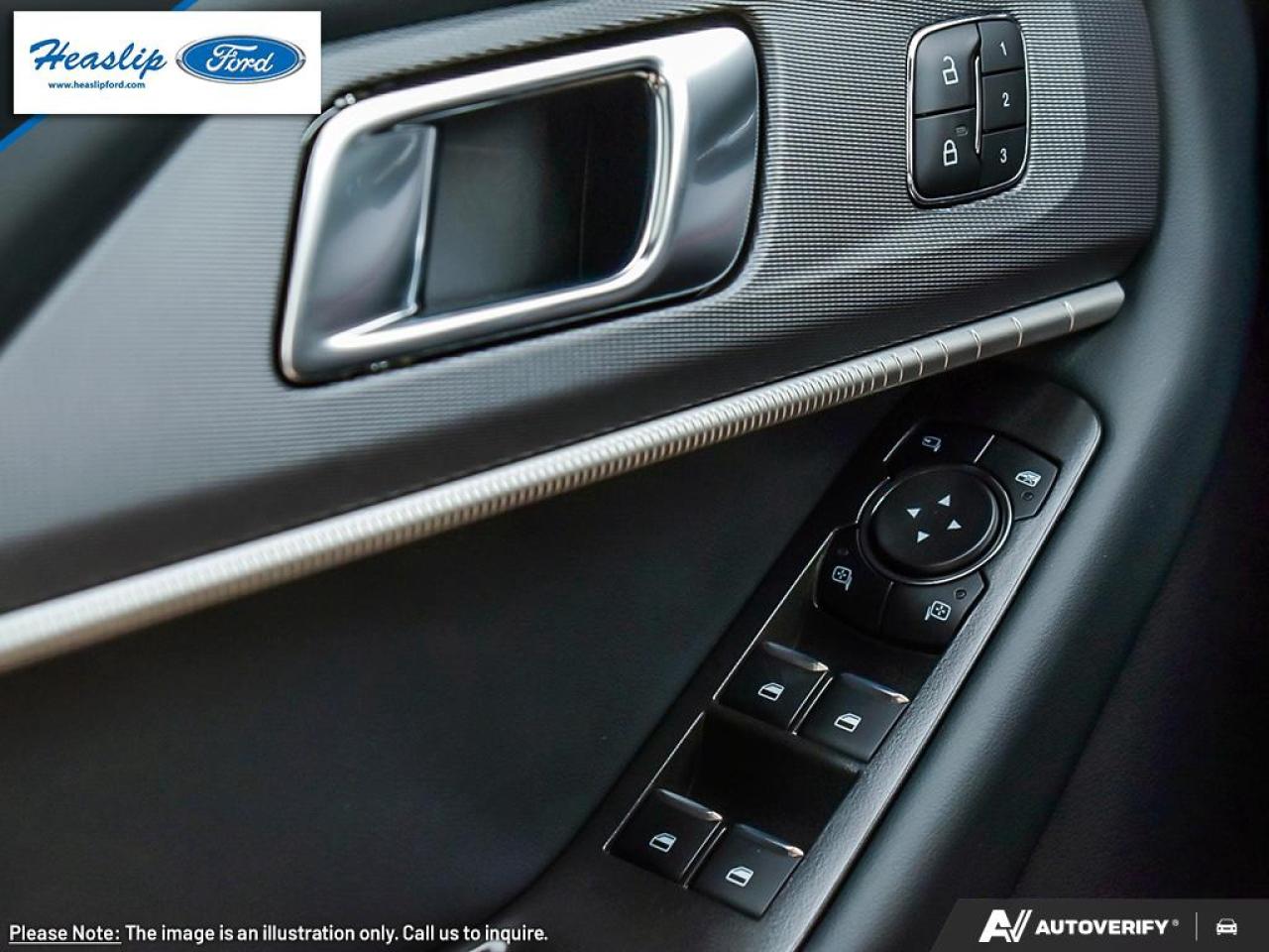 2025 Ford Explorer ST-Line Photo5