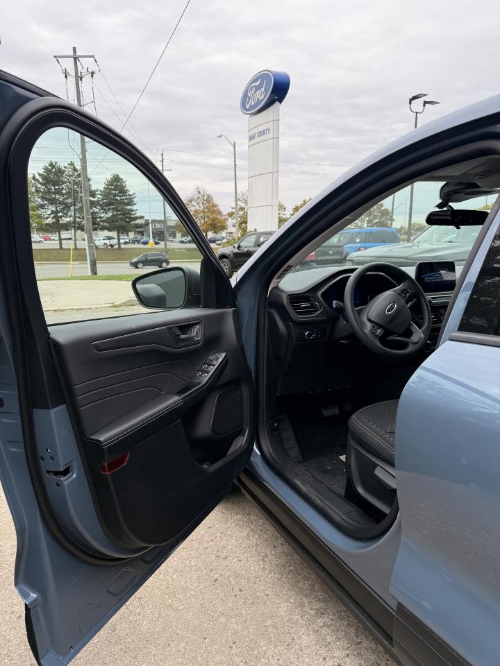 2025 Ford Escape Active Photo