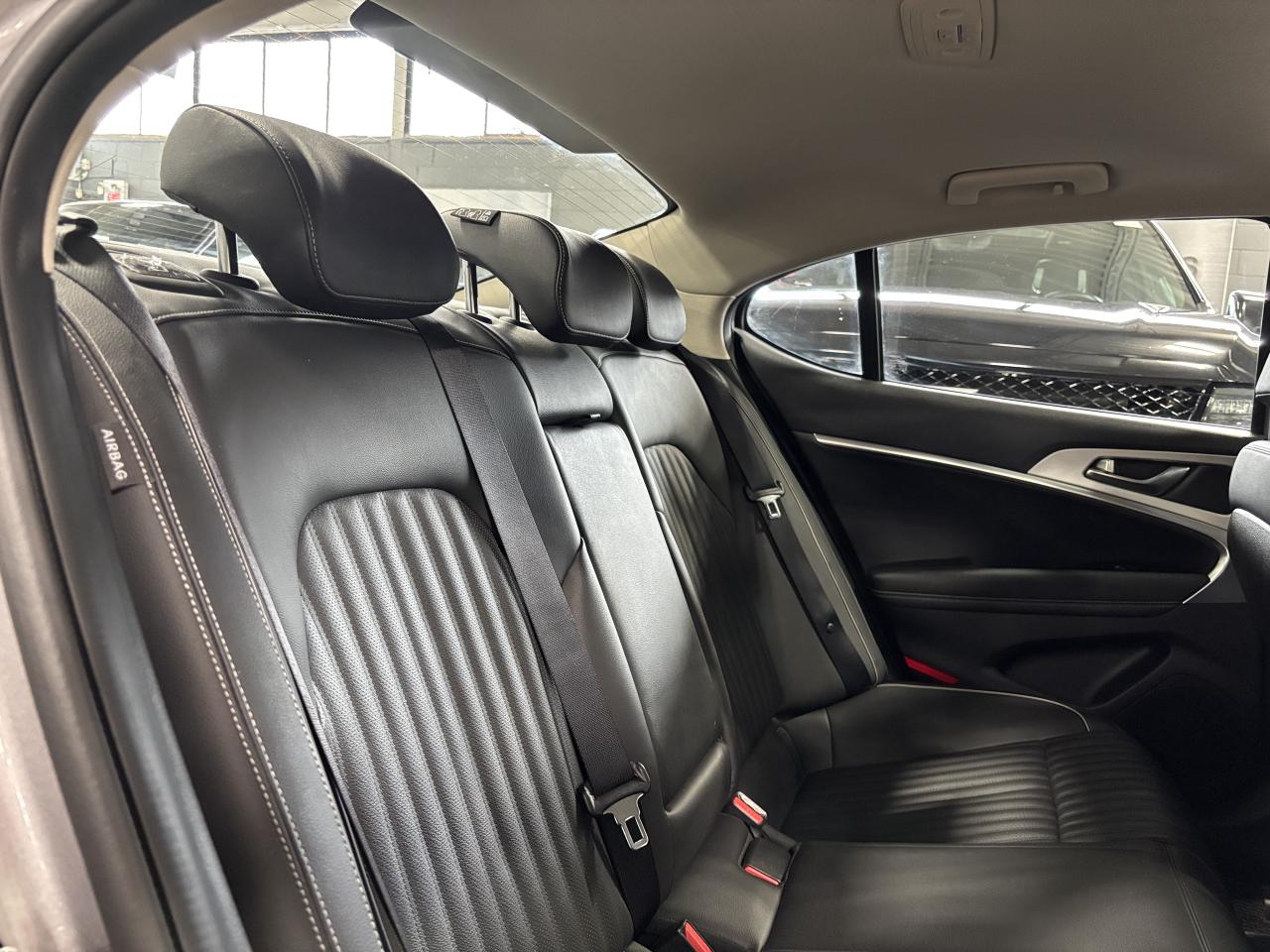 2025 Genesis G70 2.5T Advanced|AWD|NAV|LEATHER|SUNROOF|HEATCOOLSEAT - Photo #8