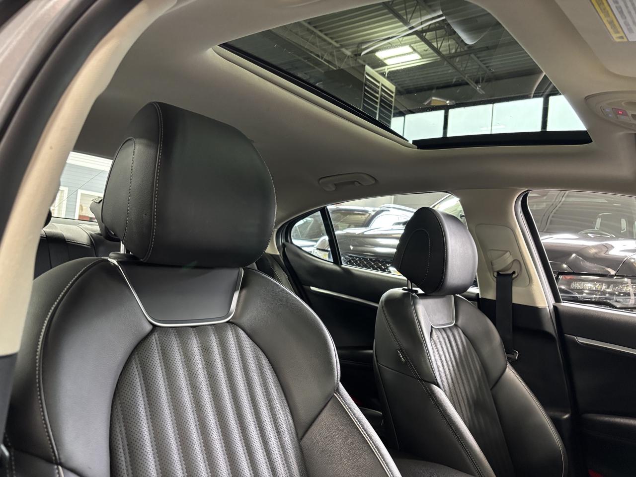 2025 Genesis G70 2.5T Advanced|AWD|NAV|LEATHER|SUNROOF|HEATCOOLSEAT - Photo #13