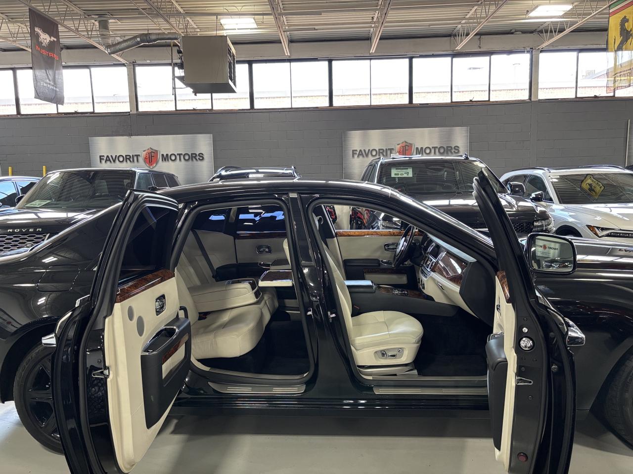 2011 Rolls Royce Ghost V12|NO LUX TAX|NAV|WOOD|CREAMSEATS|POWERDOORS|HUD| - Photo #11