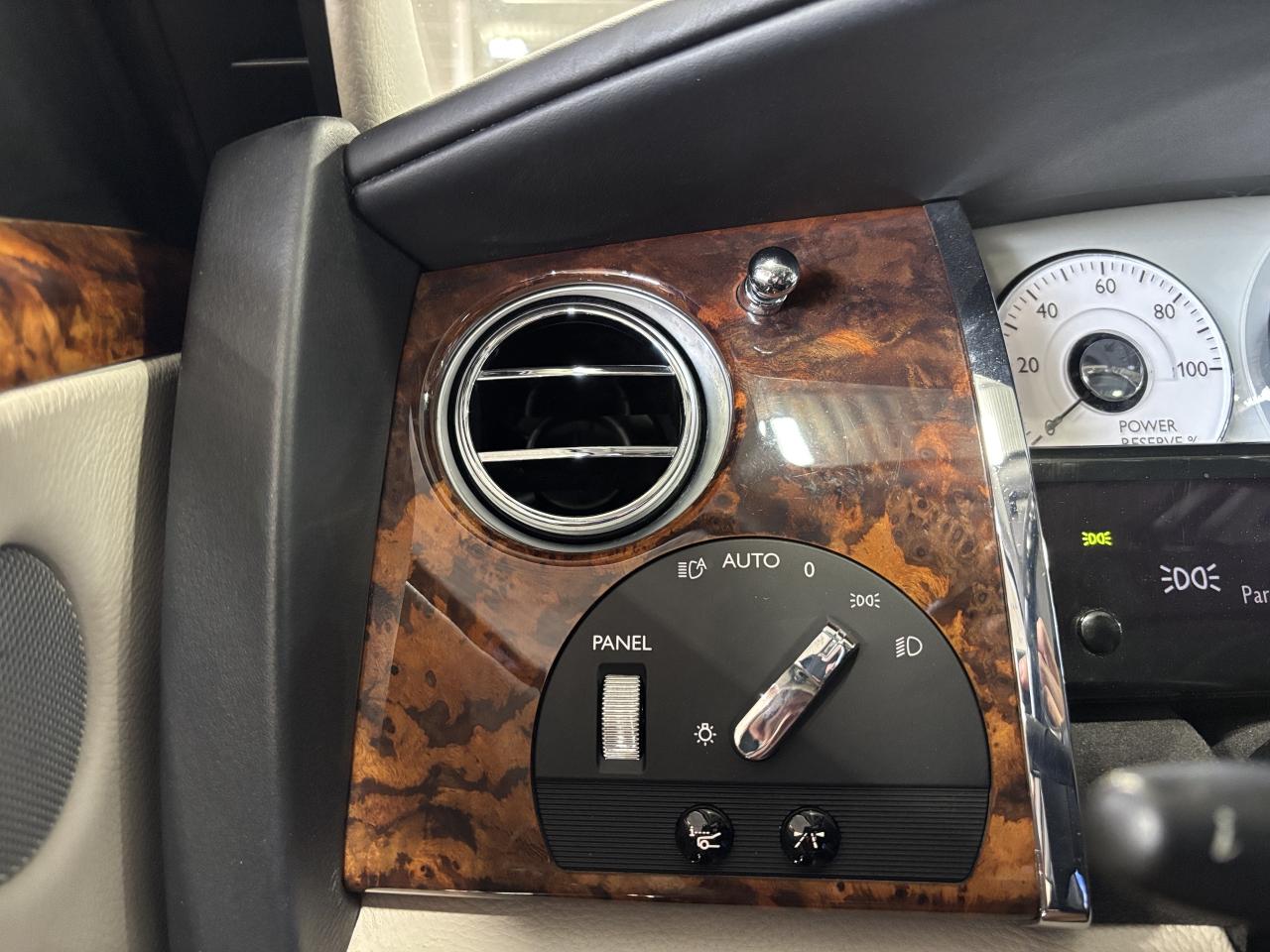 2011 Rolls Royce Ghost V12|NO LUX TAX|NAV|WOOD|CREAMSEATS|POWERDOORS|HUD| - Photo #28