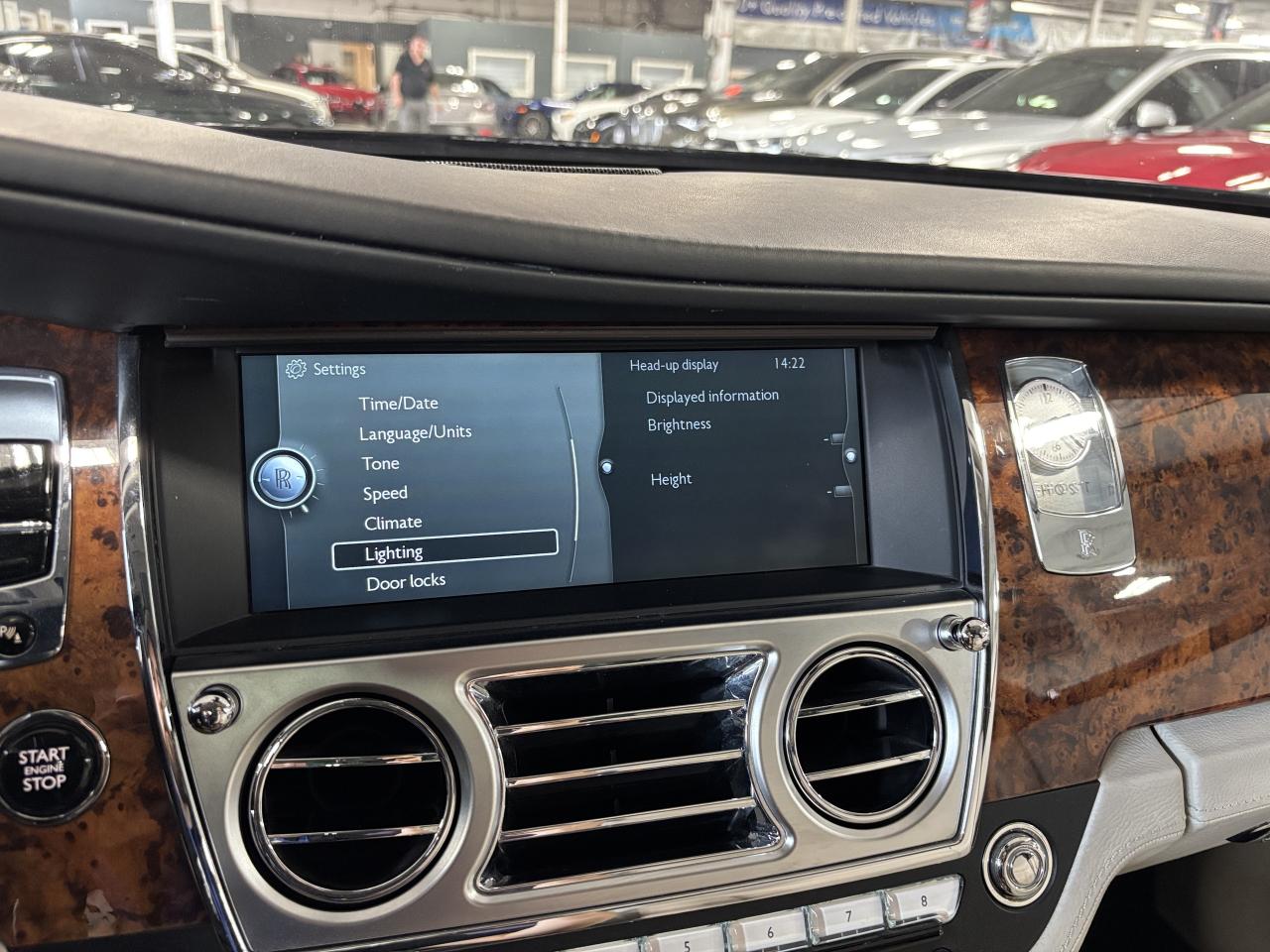 2011 Rolls Royce Ghost V12|NO LUX TAX|NAV|WOOD|CREAMSEATS|POWERDOORS|HUD| - Photo #39