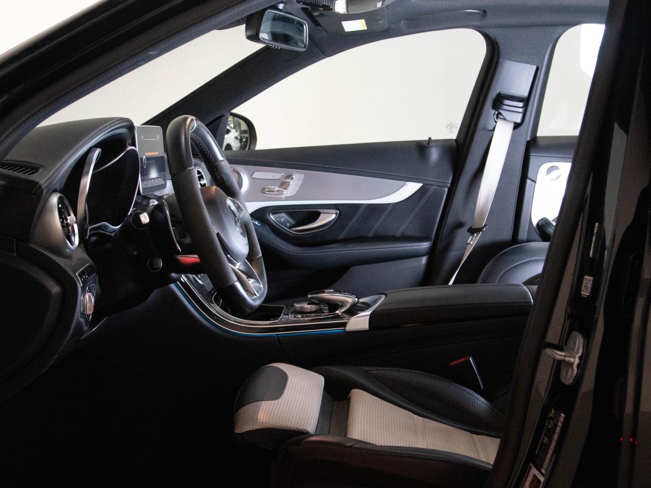 2015 Mercedes-Benz C-Class C 63 S | AMG | BURMESTER | PANO | 19"RIM | 2 TONE Photo