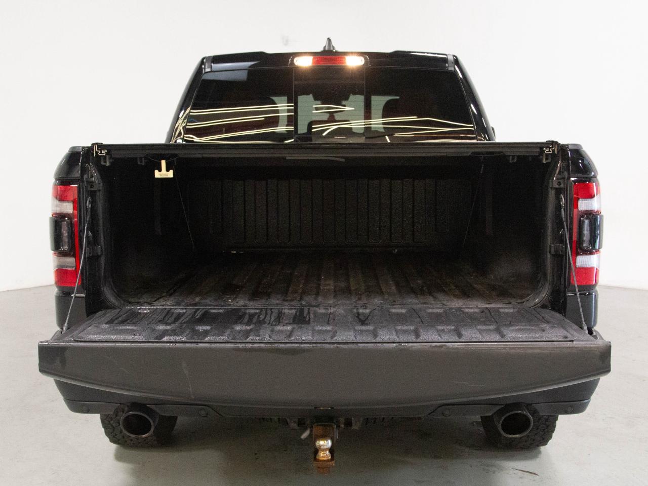 2019 RAM 1500 REBEL | 4x4 CREW CAB | A/T TIRES | TONNEAU COVER Photo