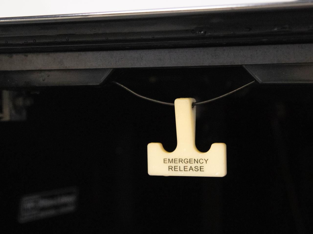 2019 RAM 1500 REBEL | 4x4 CREW CAB | A/T TIRES | TONNEAU COVER Photo