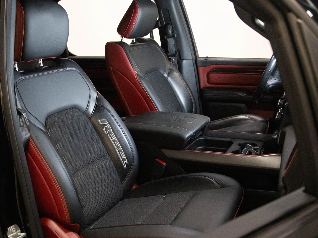 2019 RAM 1500 REBEL | 4x4 CREW CAB | A/T TIRES | TONNEAU COVER Photo