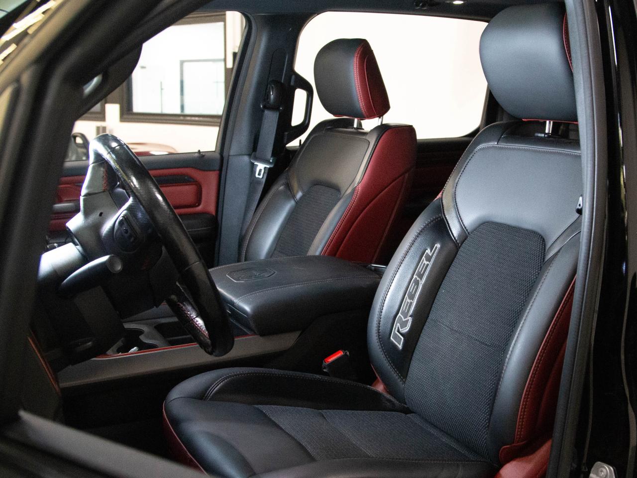 2019 RAM 1500 REBEL | 4x4 CREW CAB | A/T TIRES | TONNEAU COVER Photo