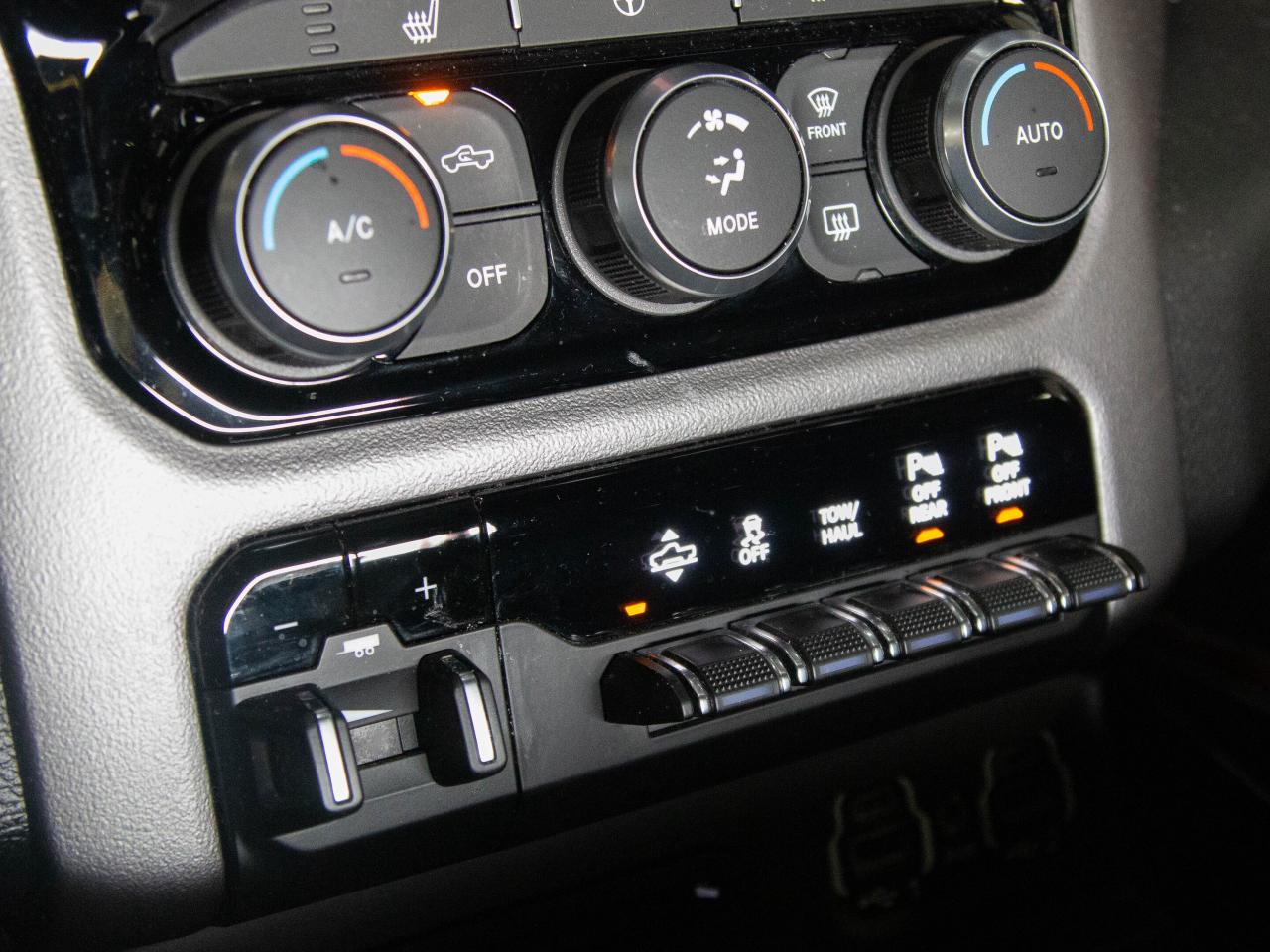 2019 RAM 1500 REBEL | 4x4 CREW CAB | A/T TIRES | TONNEAU COVER Photo