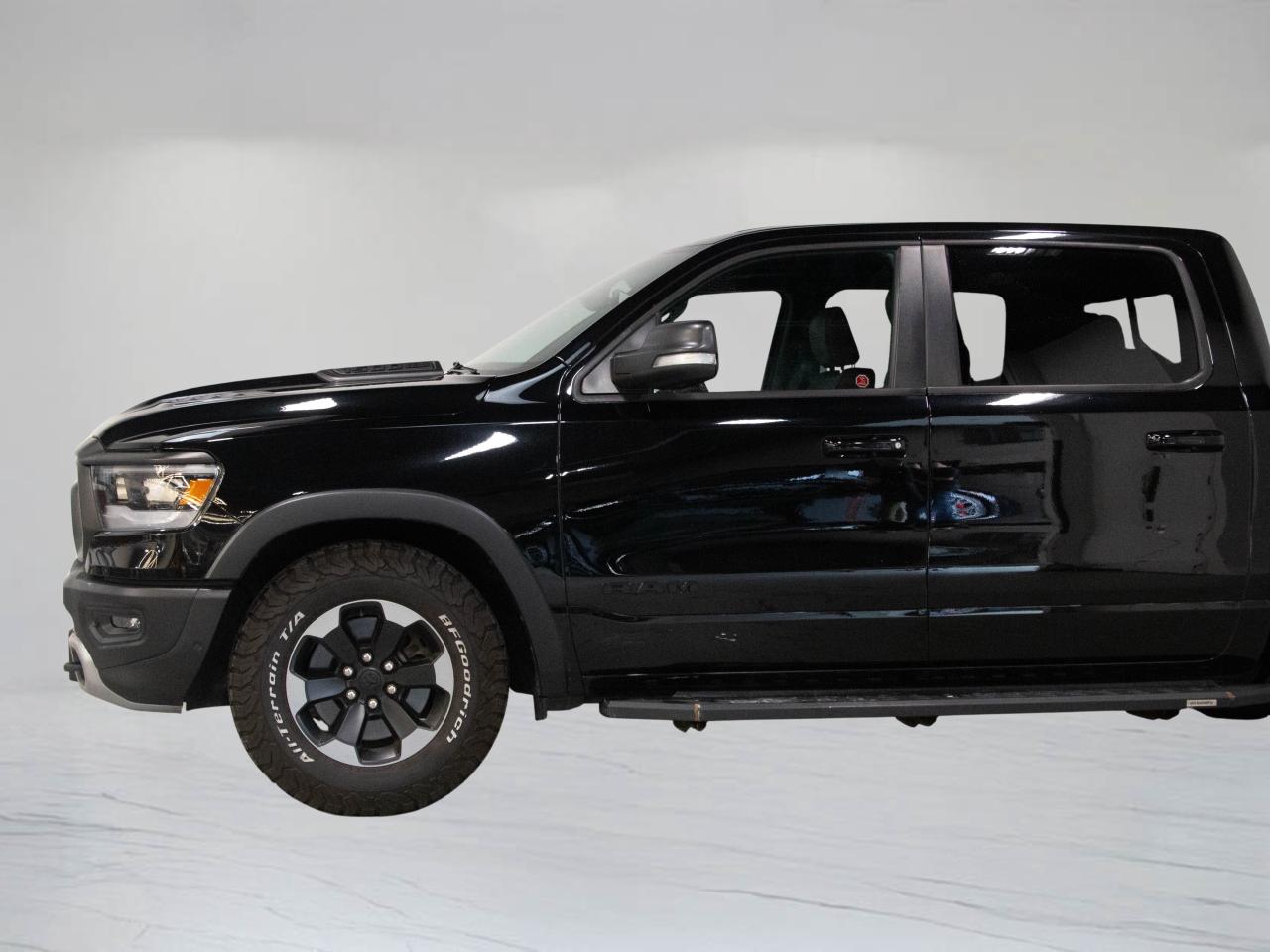 2019 RAM 1500 REBEL | 4x4 CREW CAB | A/T TIRES | TONNEAU COVER Photo
