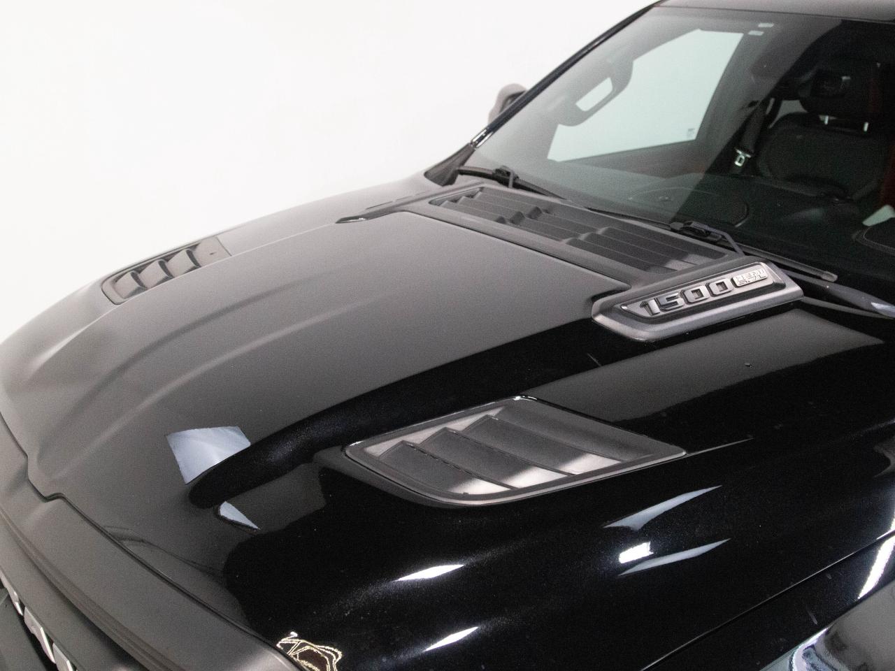 2019 RAM 1500 REBEL | 4x4 CREW CAB | A/T TIRES | TONNEAU COVER Photo