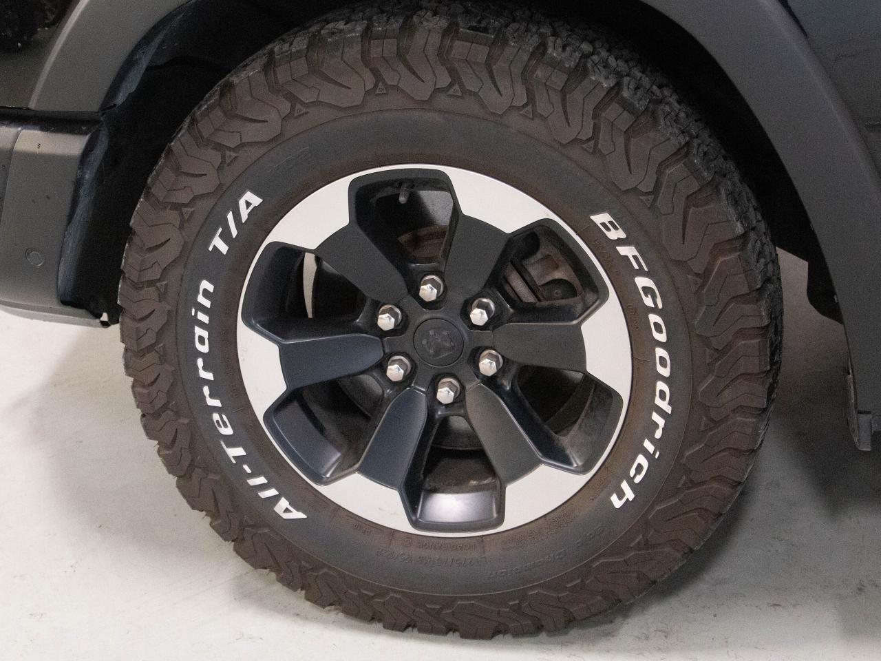 2019 RAM 1500 REBEL | 4x4 CREW CAB | A/T TIRES | TONNEAU COVER Photo