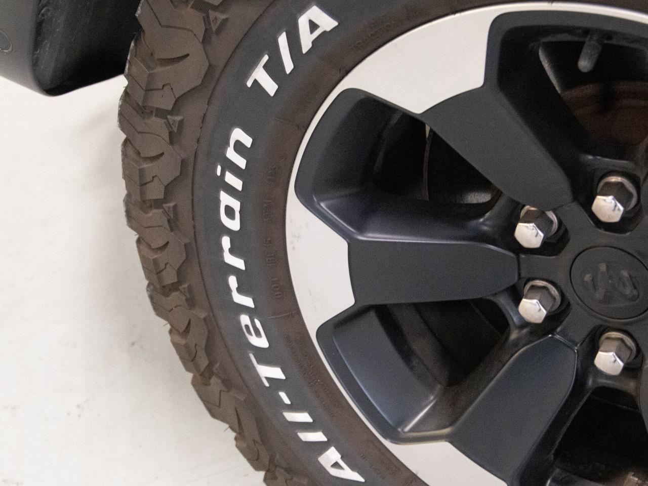 2019 RAM 1500 REBEL | 4x4 CREW CAB | A/T TIRES | TONNEAU COVER Photo