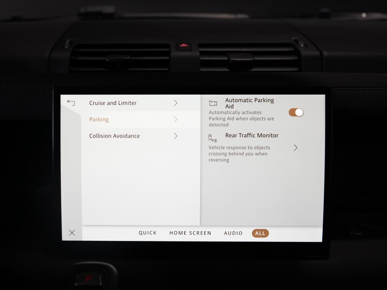 2022 Land Rover Defender 110 X-Dynamic SE/PANO/360 CAM/MERIDIAN/DRIVE ASIST Photo