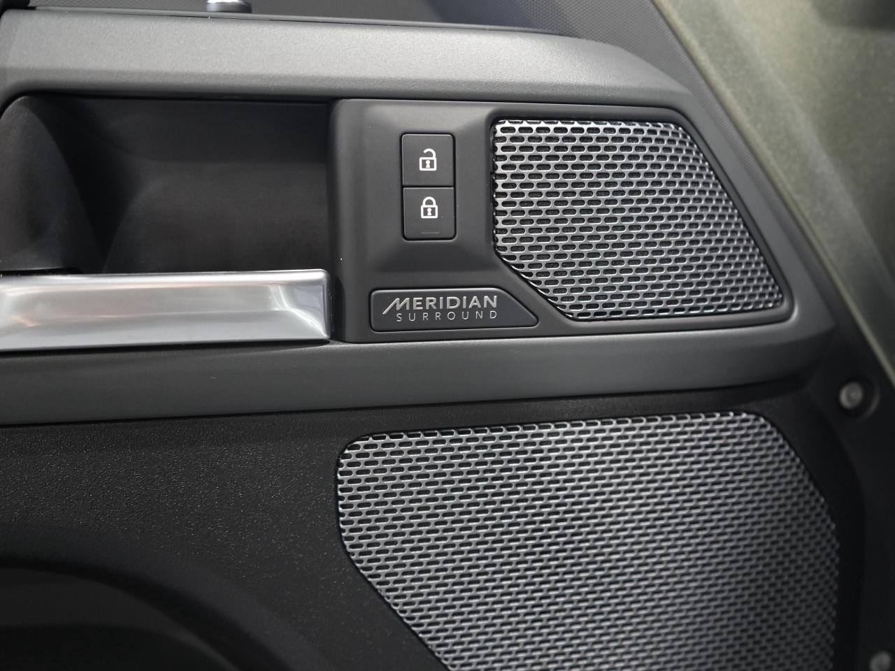 2022 Land Rover Defender 110 X-Dynamic SE/PANO/360 CAM/MERIDIAN/DRIVE ASIST Photo