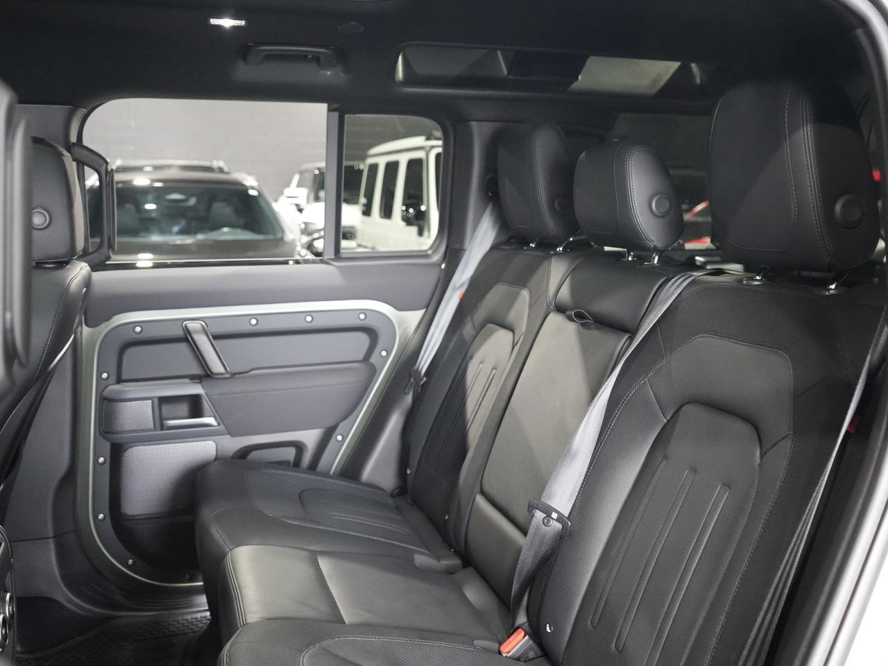 2022 Land Rover Defender 110 X-Dynamic SE/PANO/360 CAM/MERIDIAN/DRIVE ASIST Photo