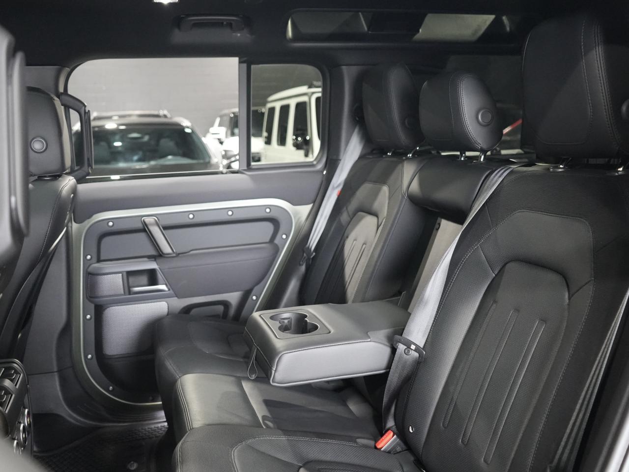 2022 Land Rover Defender 110 X-Dynamic SE/PANO/360 CAM/MERIDIAN/DRIVE ASIST Photo