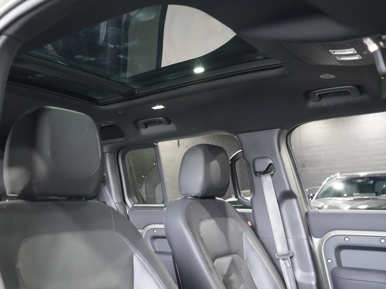 2022 Land Rover Defender 110 X-Dynamic SE/PANO/360 CAM/MERIDIAN/DRIVE ASIST Photo