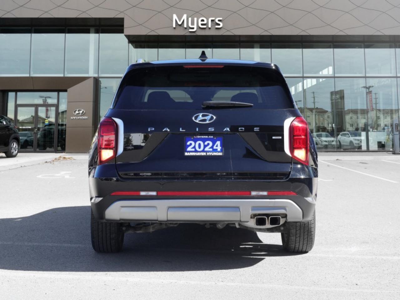 2024 Hyundai PALISADE Preferred  - Sunroof -  Heated Seats - $268 B/W Photo3