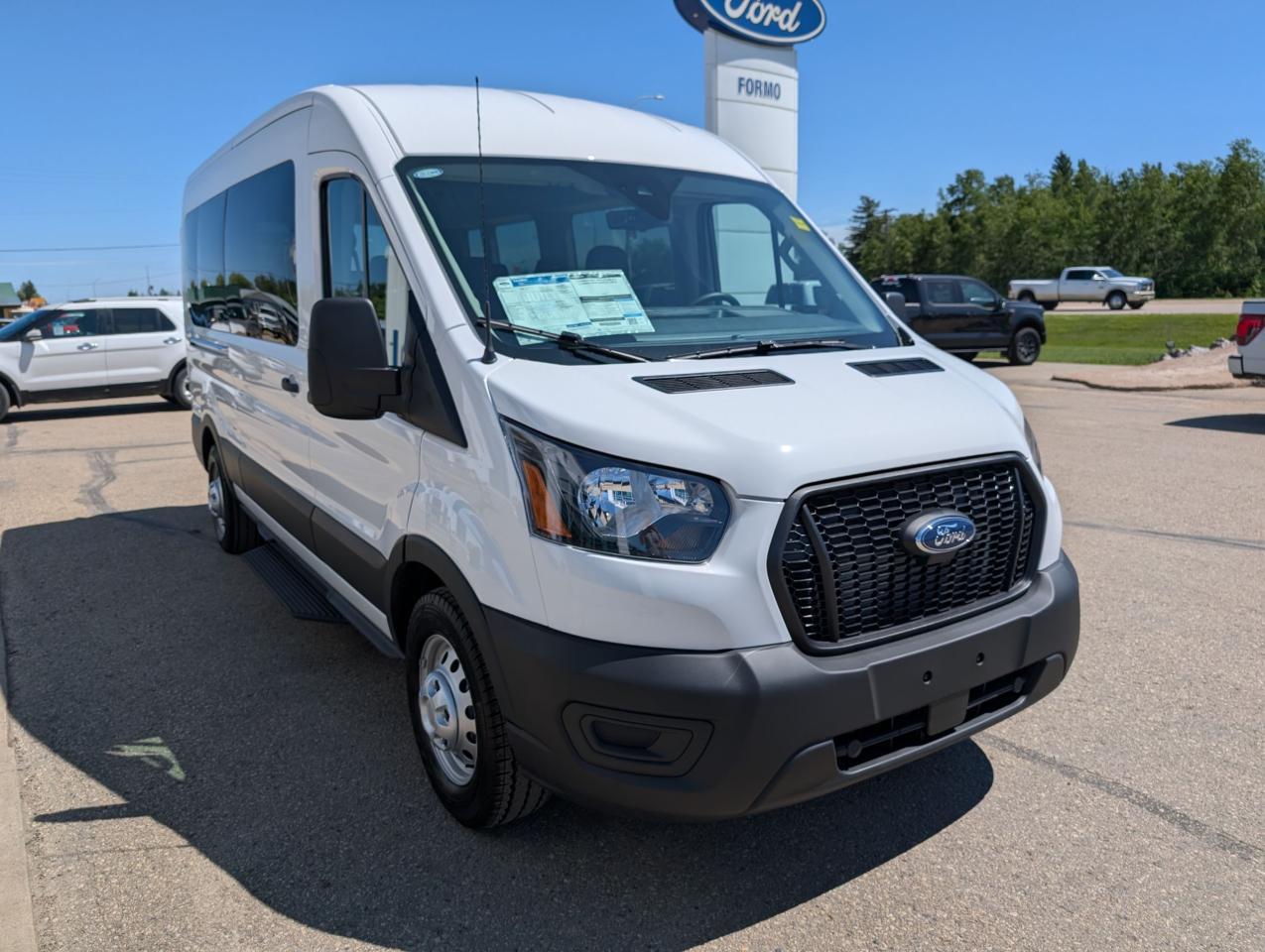 2026 Ford Transit Passenger Wagon XL Photo3