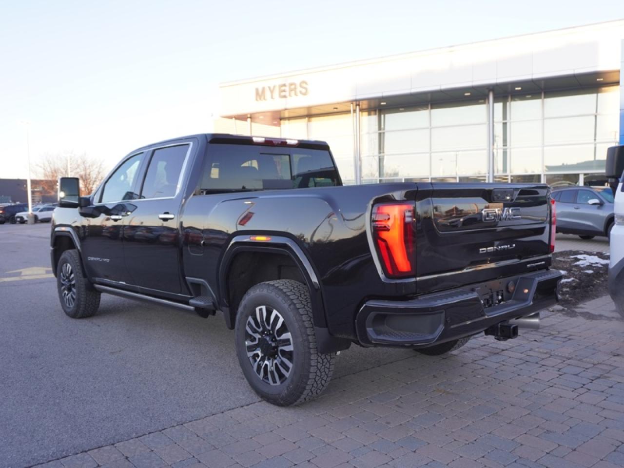 2026 GMC Sierra 2500 HD Denali Ultimate  - Leather Seats Photo2