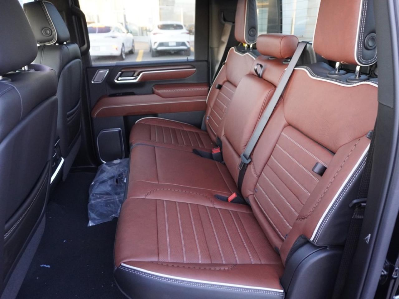 2026 GMC Sierra 2500 HD Denali Ultimate  - Leather Seats Photo
