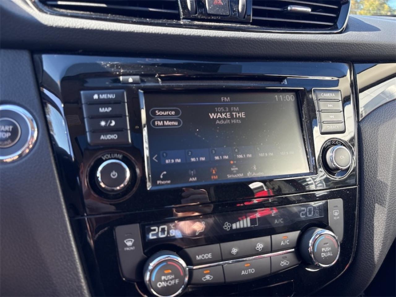 2023 Nissan Qashqai SL AWD  One Owner Lease Return, Heated Leather Seats & Steering Wheel, NAV, 360 Cam, Remote Start Photo