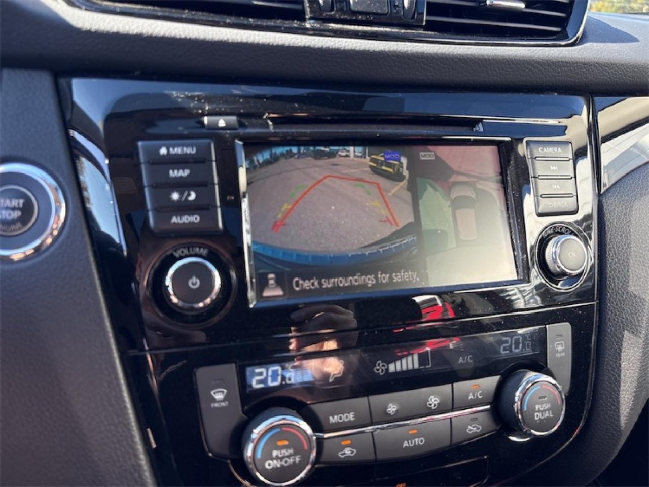 2023 Nissan Qashqai SL AWD  One Owner Lease Return, Heated Leather Seats & Steering Wheel, NAV, 360 Cam, Remote Start Photo