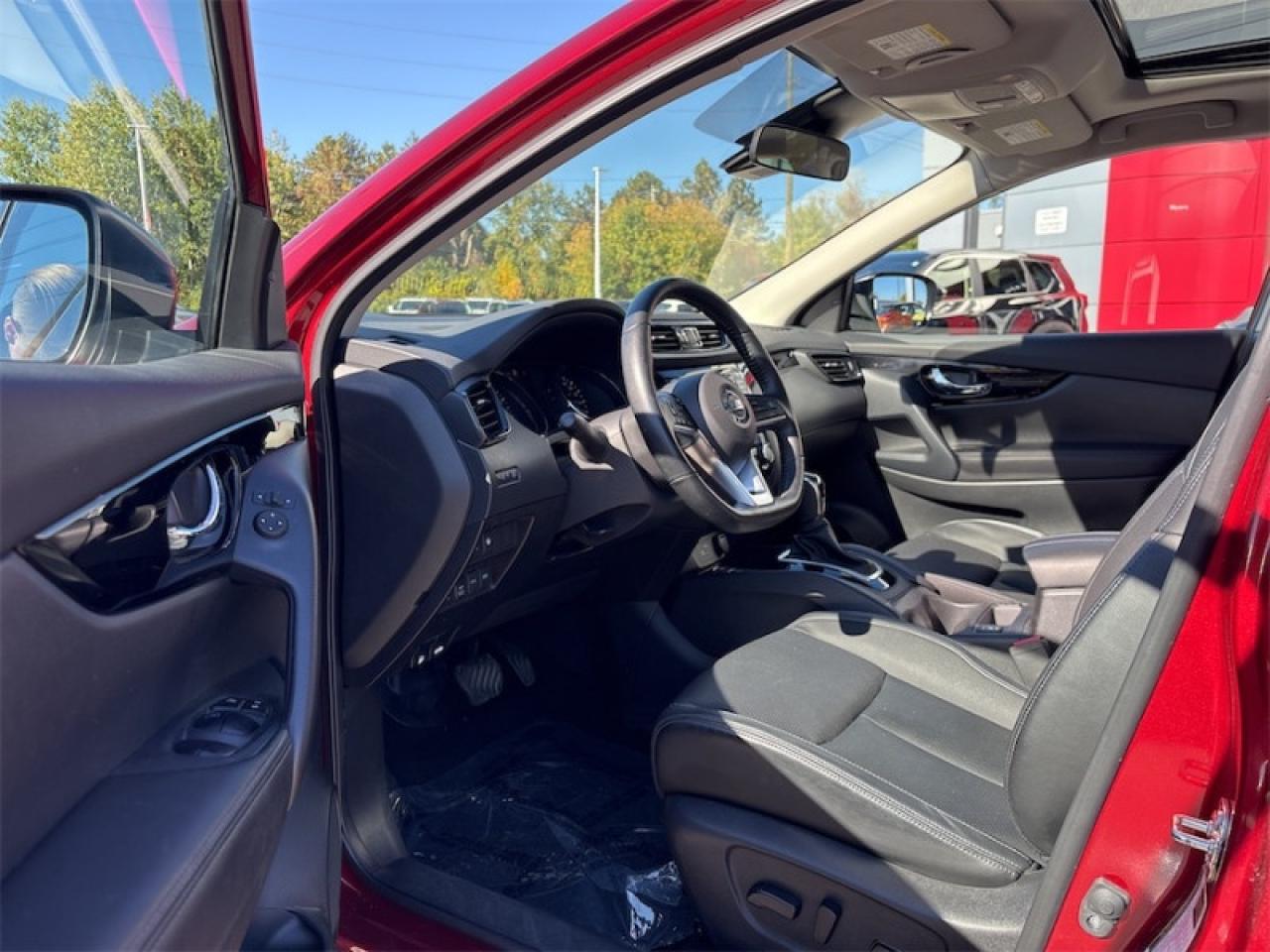 2023 Nissan Qashqai SL AWD  One Owner Lease Return, Heated Leather Seats & Steering Wheel, NAV, 360 Cam, Remote Start Photo