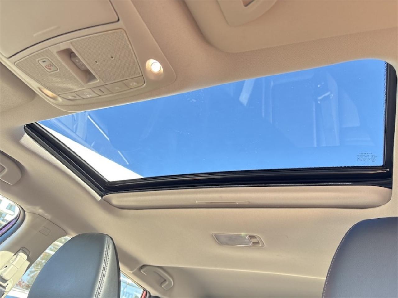 2023 Nissan Qashqai SL AWD  One Owner Lease Return, Heated Leather Seats & Steering Wheel, NAV, 360 Cam, Remote Start Photo