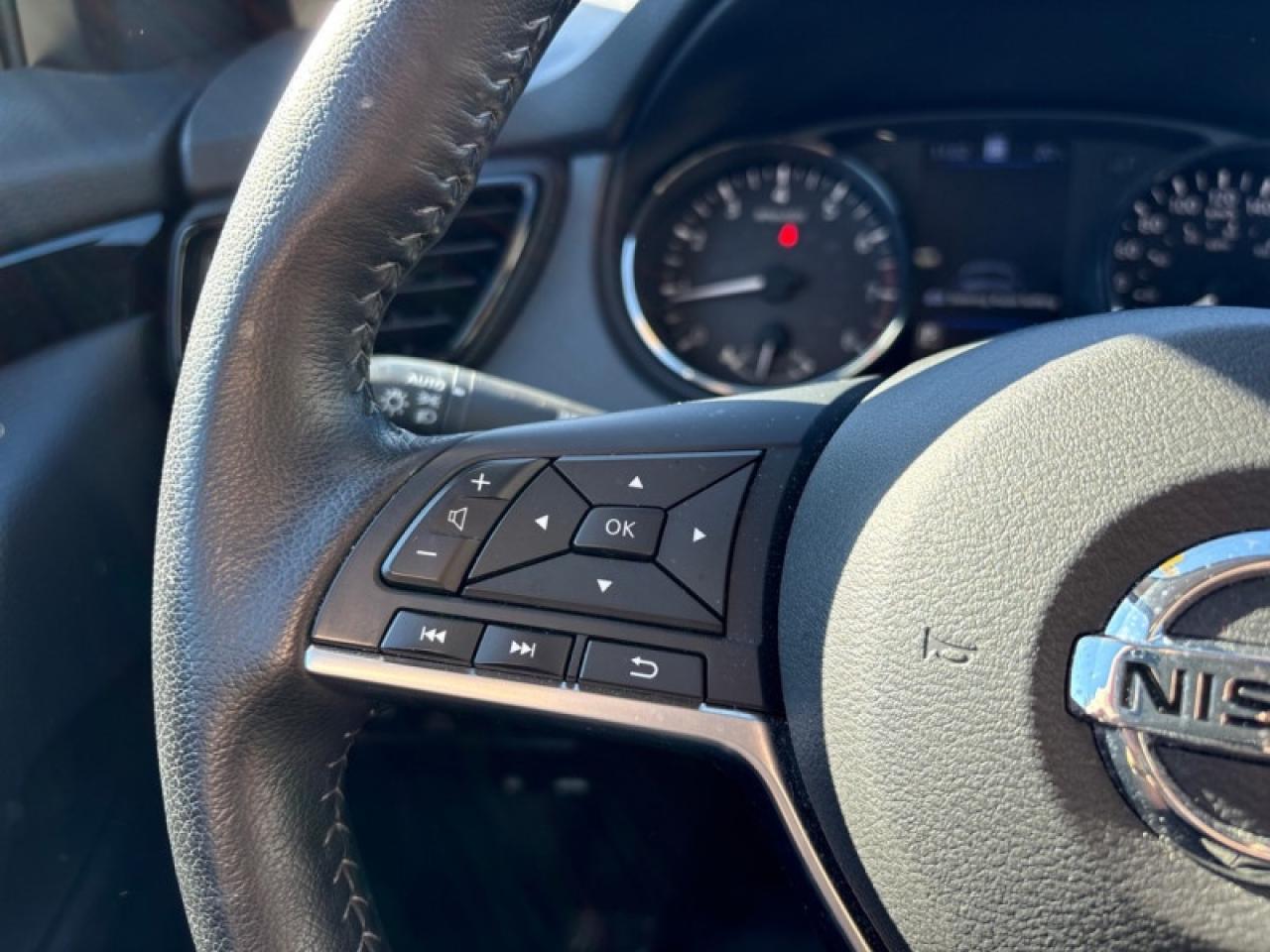 2023 Nissan Qashqai SL AWD  One Owner Lease Return, Heated Leather Seats & Steering Wheel, NAV, 360 Cam, Remote Start Photo