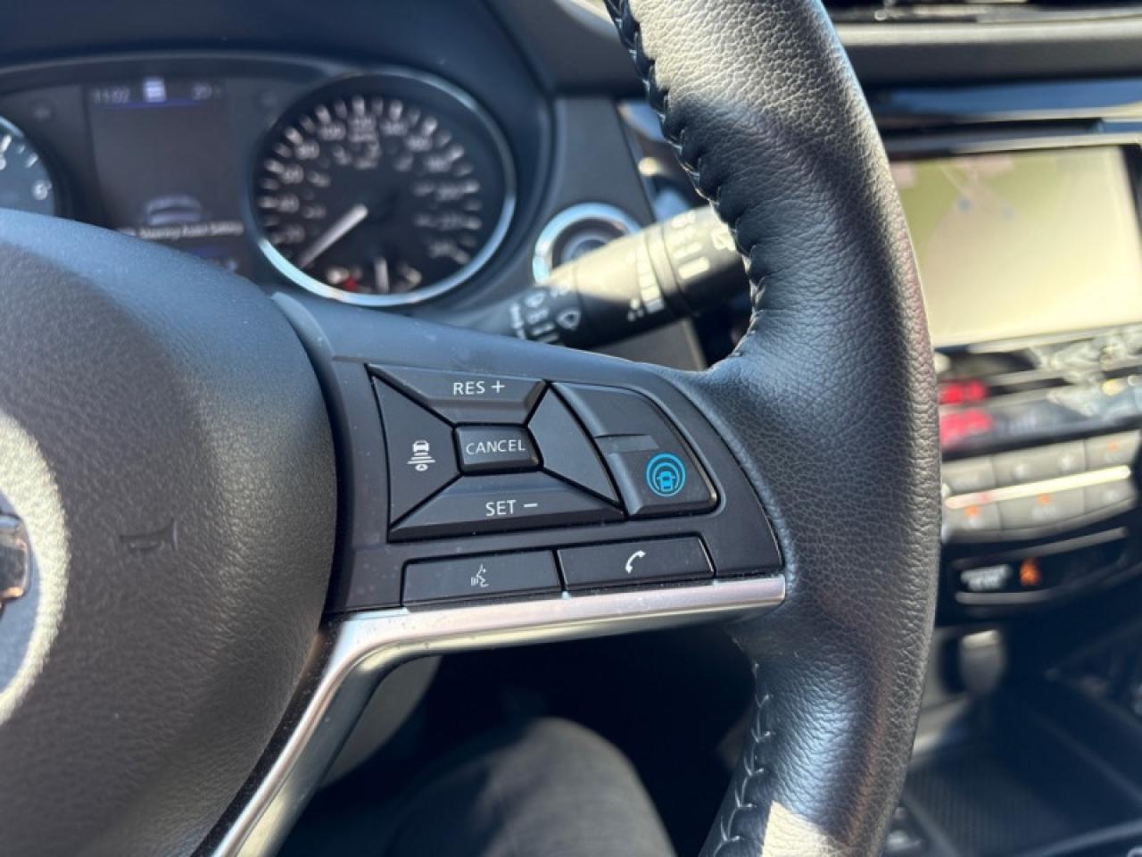 2023 Nissan Qashqai SL AWD  One Owner Lease Return, Heated Leather Seats & Steering Wheel, NAV, 360 Cam, Remote Start Photo