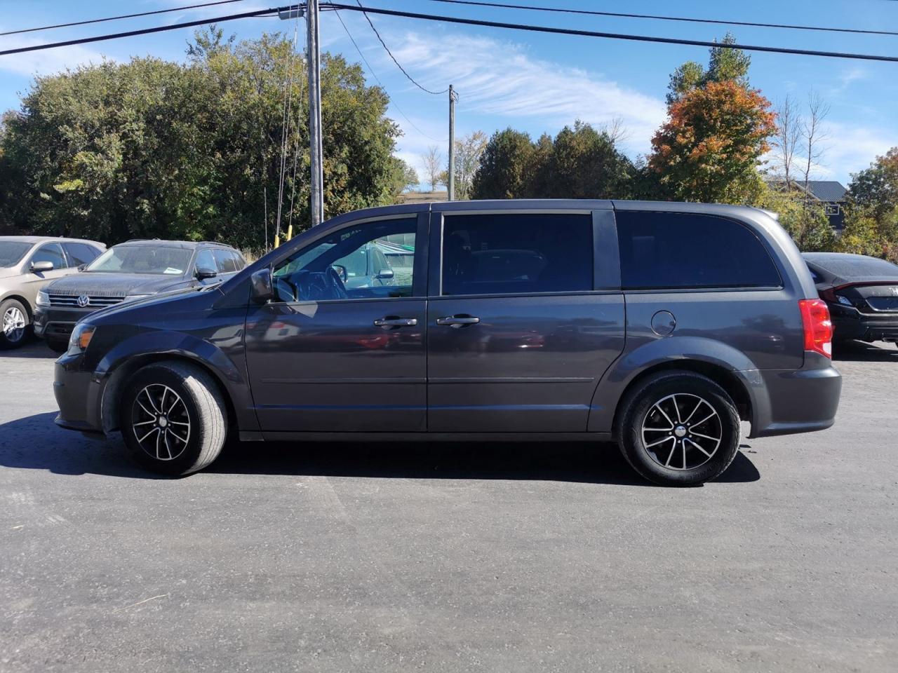 2017 Dodge Grand Caravan GT - Photo #2