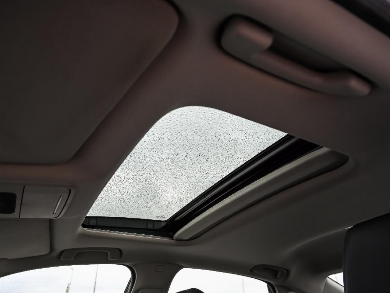 2022 Honda Civic Sedan Touring Photo