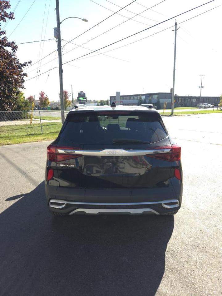 2022 Kia Seltos EX AWD Photo3