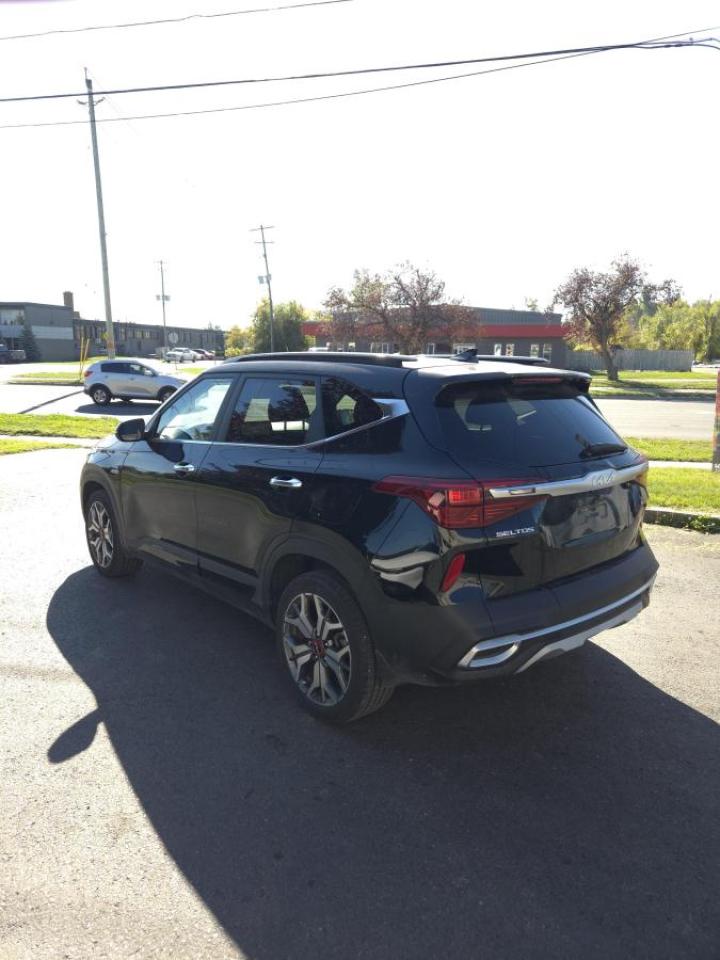 2022 Kia Seltos EX AWD Photo2