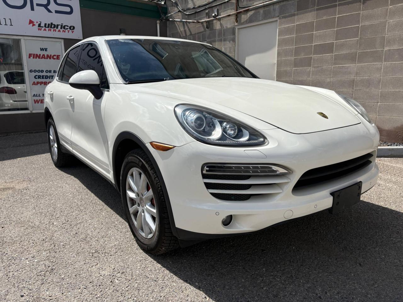 Used 2012 Porsche Cayenne AWD 4dr Manual for sale in Calgary, AB