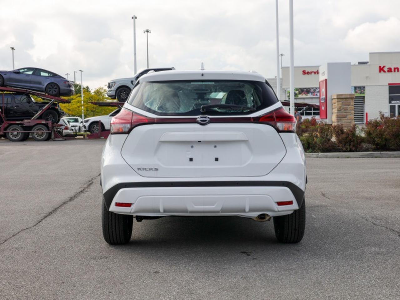2025 Nissan Kicks Play SV  - Heated Seats -  Apple CarPlay Photo2