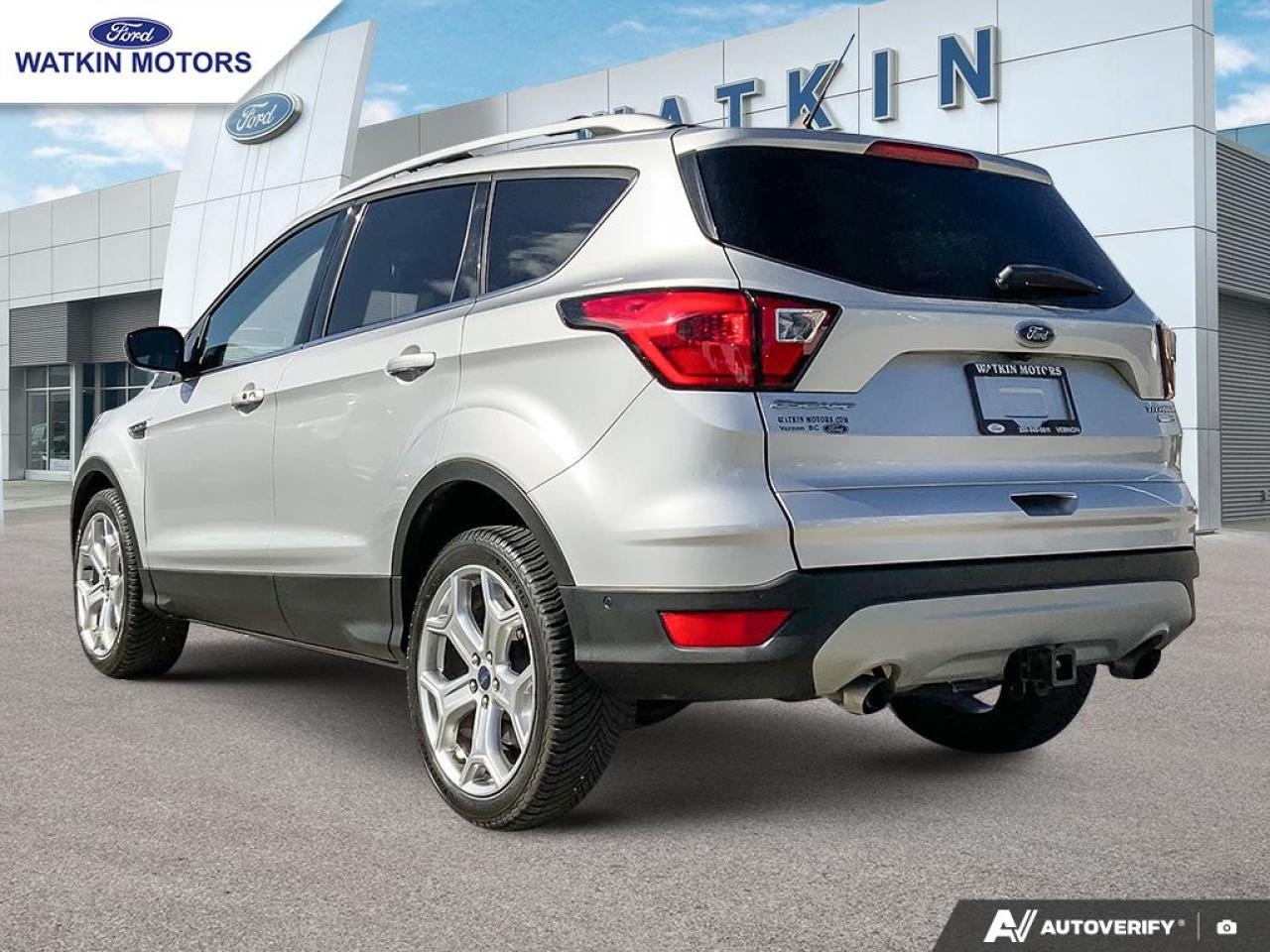 2019 Ford Escape Titanium Photo2