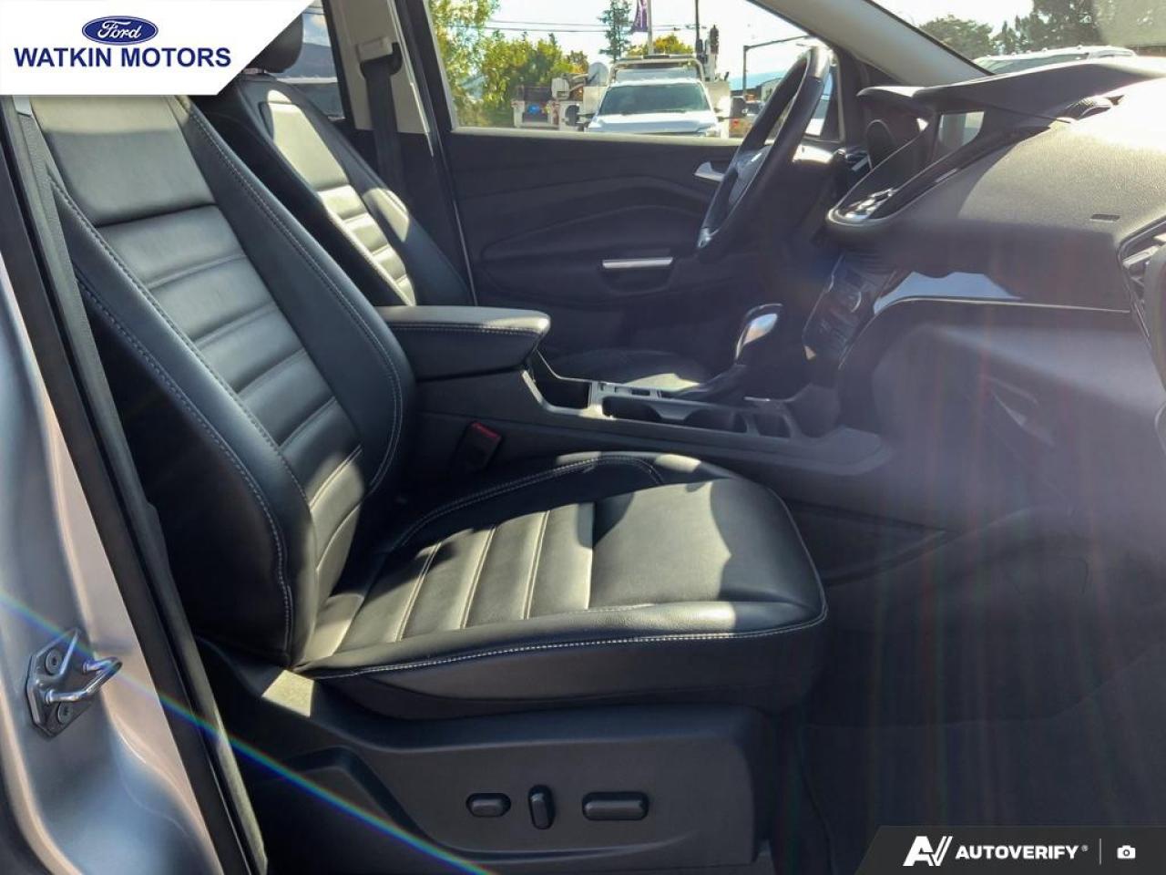 2019 Ford Escape Titanium Photo24