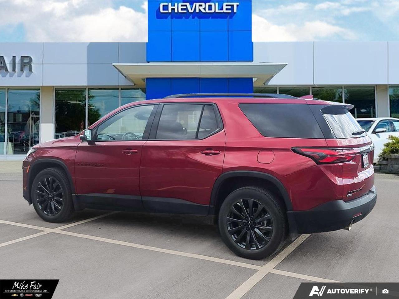 2024 Chevrolet Traverse Limited RS AWD,sunroof,heated front seats,HD surround vision,power liftgate,safety assist Photo3