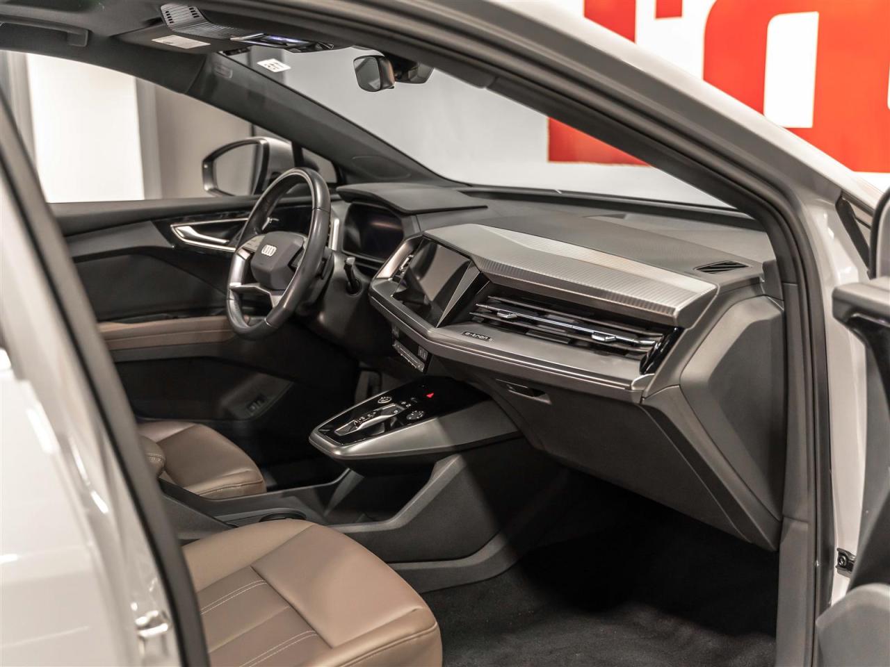 2023 Audi Q4 e-tron $361 BI WEEKLY $0 DOWN |ACCIDENT FREE|ONE OWNER|SIDE ASSIST|APPLE CARPLAY Photo