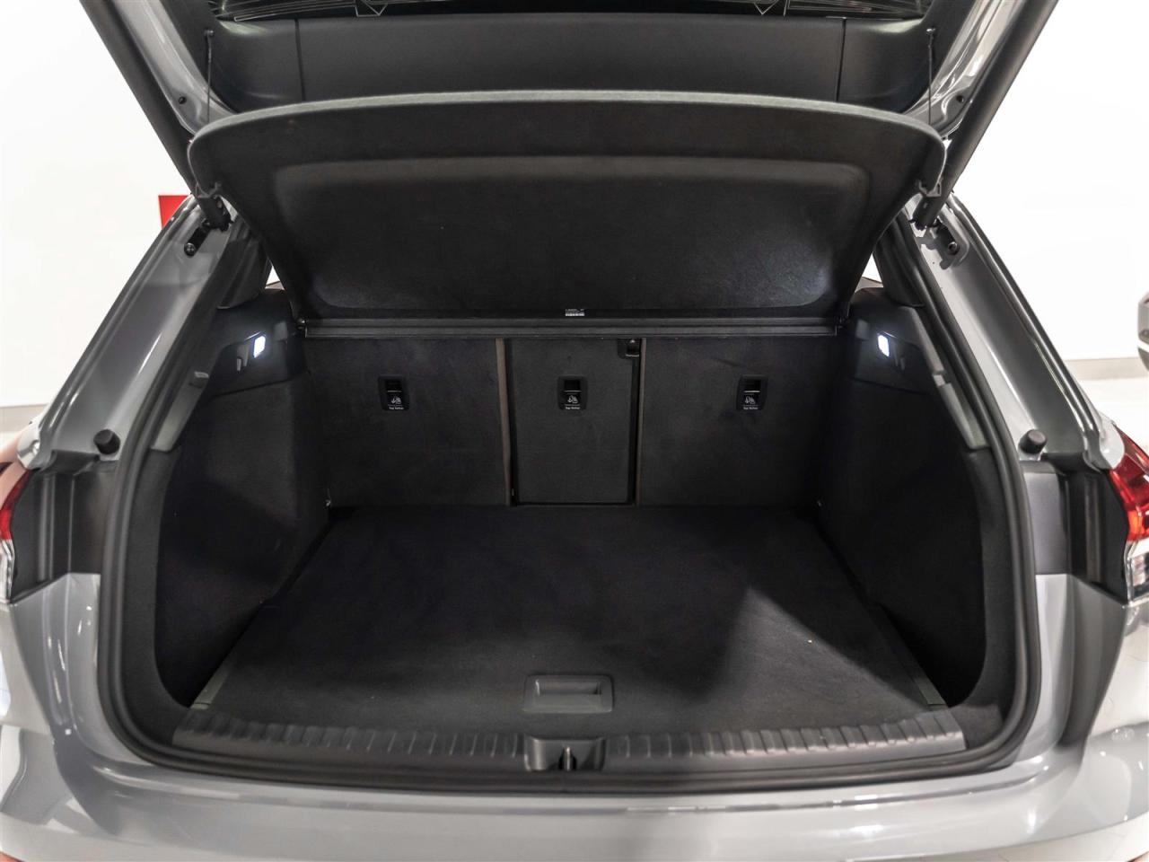 2023 Audi Q4 e-tron $361 BI WEEKLY $0 DOWN |ACCIDENT FREE|ONE OWNER|SIDE ASSIST|APPLE CARPLAY Photo