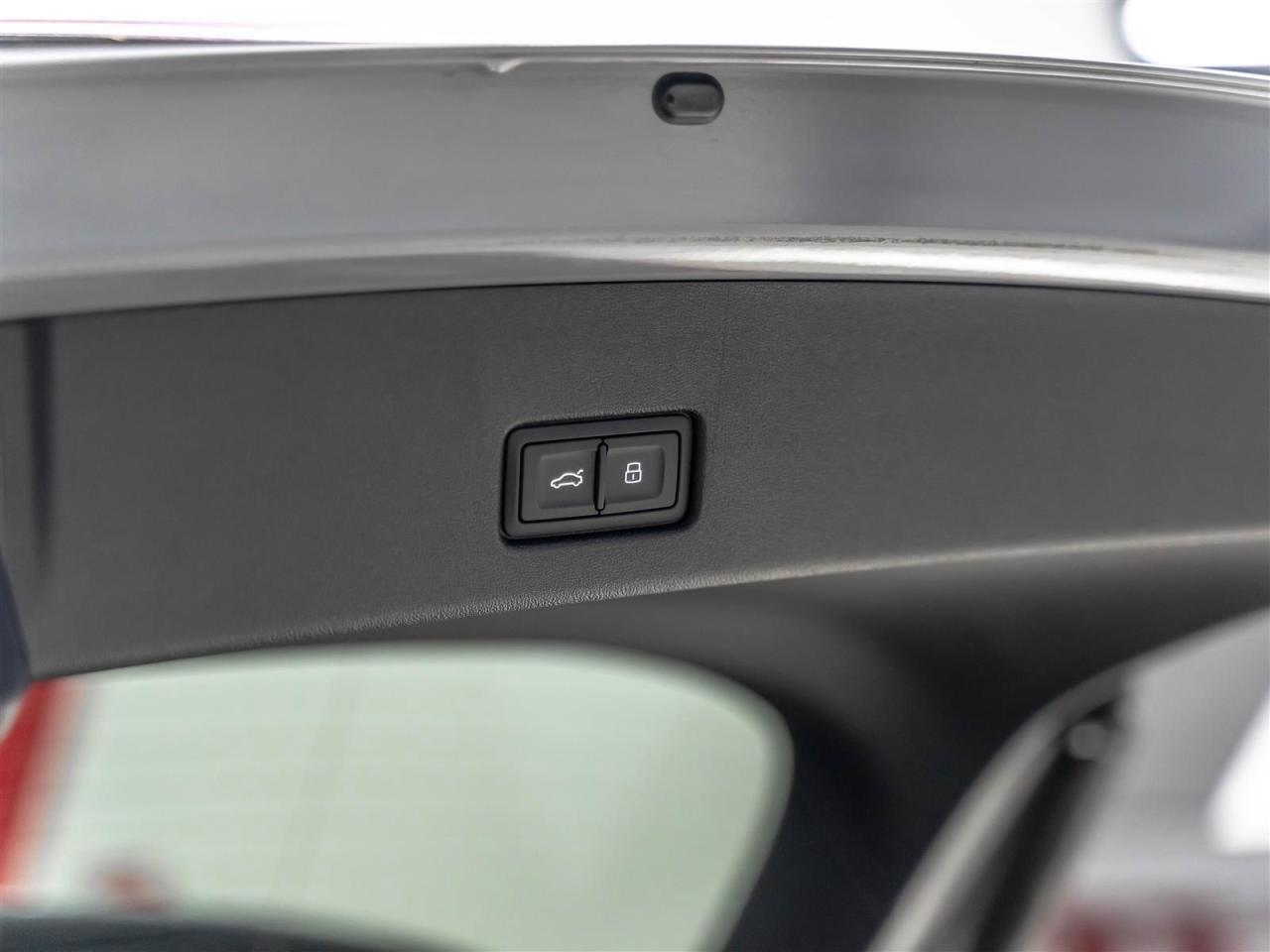 2023 Audi Q4 e-tron $361 BI WEEKLY $0 DOWN |ACCIDENT FREE|ONE OWNER|SIDE ASSIST|APPLE CARPLAY Photo