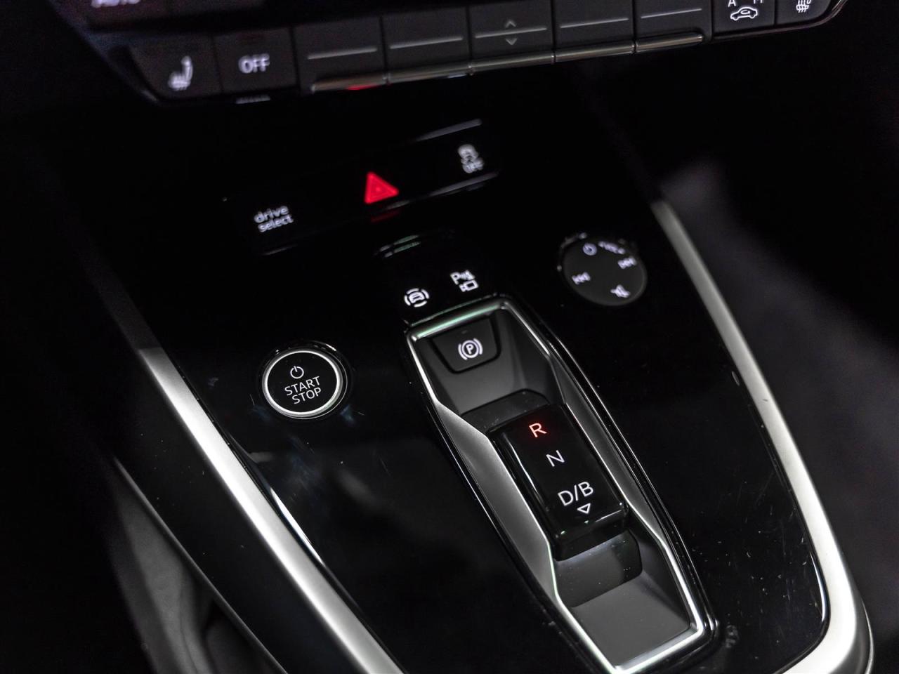 2023 Audi Q4 e-tron $361 BI WEEKLY $0 DOWN |ACCIDENT FREE|ONE OWNER|SIDE ASSIST|APPLE CARPLAY Photo