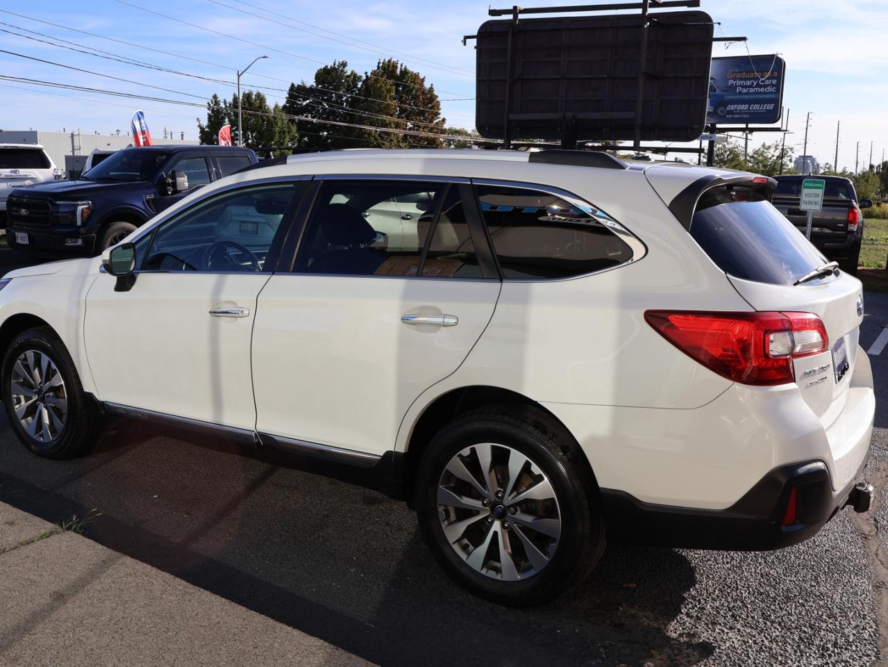 2019 Subaru Outback LIMITED AWD CERTIFIED *ACCIDENT FREE* NAVI CAMERA HEATED STEERING/4 SEATS SUNROOF B.SPOT P.SHIFTERS - Photo #4