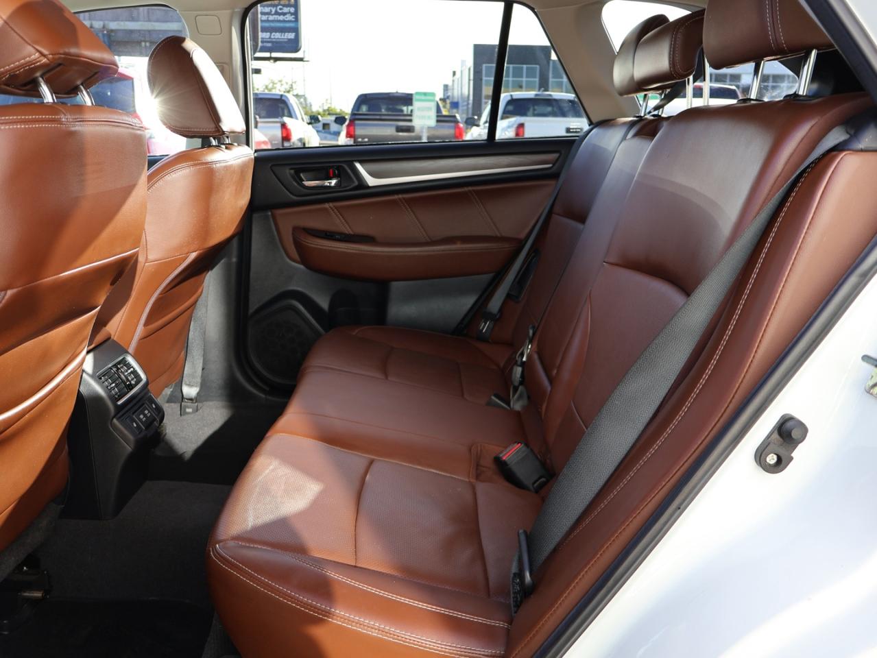 2019 Subaru Outback LIMITED AWD CERTIFIED *ACCIDENT FREE* NAVI CAMERA HEATED STEERING/4 SEATS SUNROOF B.SPOT P.SHIFTERS - Photo #16