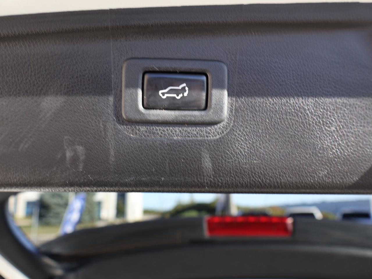 2019 Subaru Outback LIMITED AWD CERTIFIED *ACCIDENT FREE* NAVI CAMERA HEATED STEERING/4 SEATS SUNROOF B.SPOT P.SHIFTERS - Photo #30