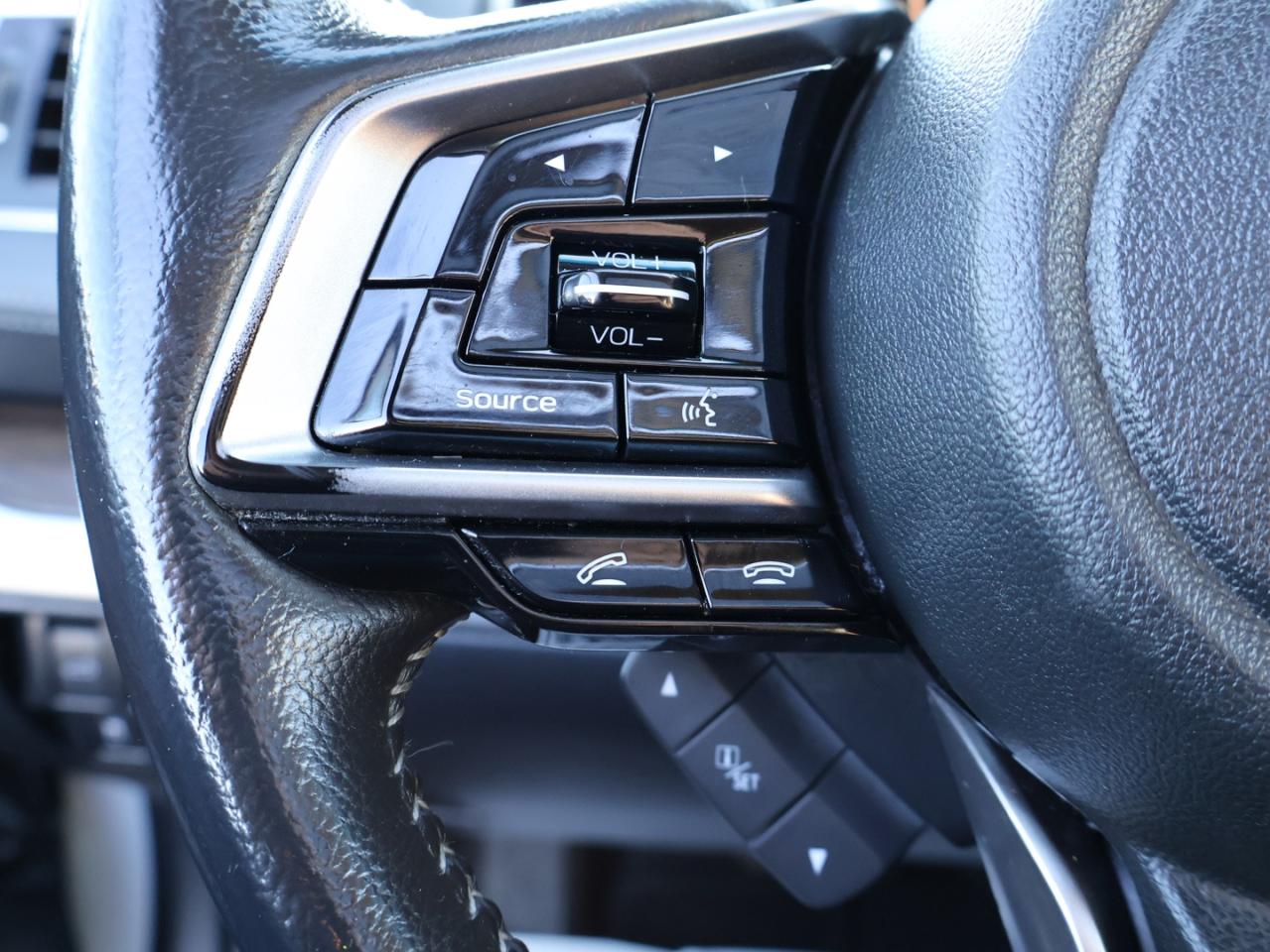 2019 Subaru Outback LIMITED AWD CERTIFIED *ACCIDENT FREE* NAVI CAMERA HEATED STEERING/4 SEATS SUNROOF B.SPOT P.SHIFTERS - Photo #39