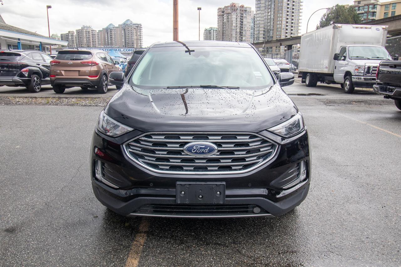 2023 Ford Edge Titanium AWD Photo5